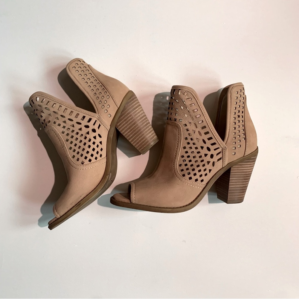 Jessica Simpson Cherrell Tan Booties